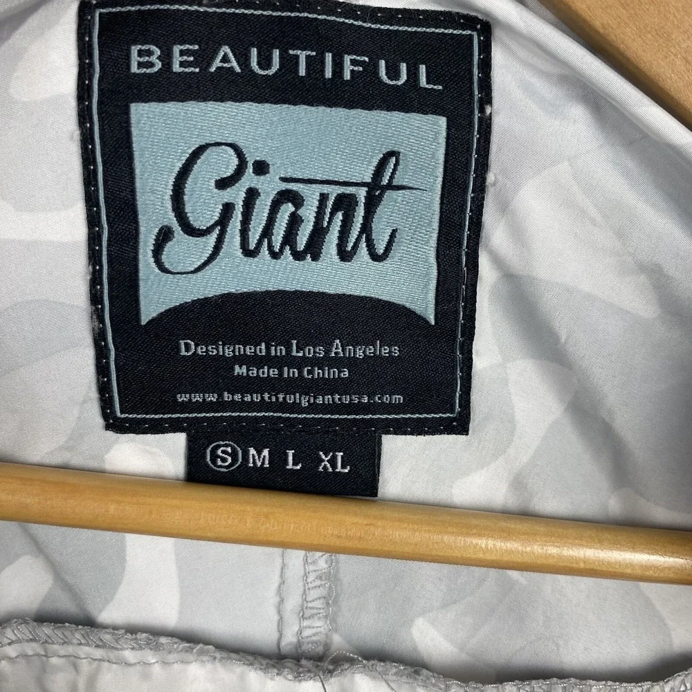 Beautiful Giant Men's Camo Windbreaker Small Zip Up Gray White Loose Polyester‎